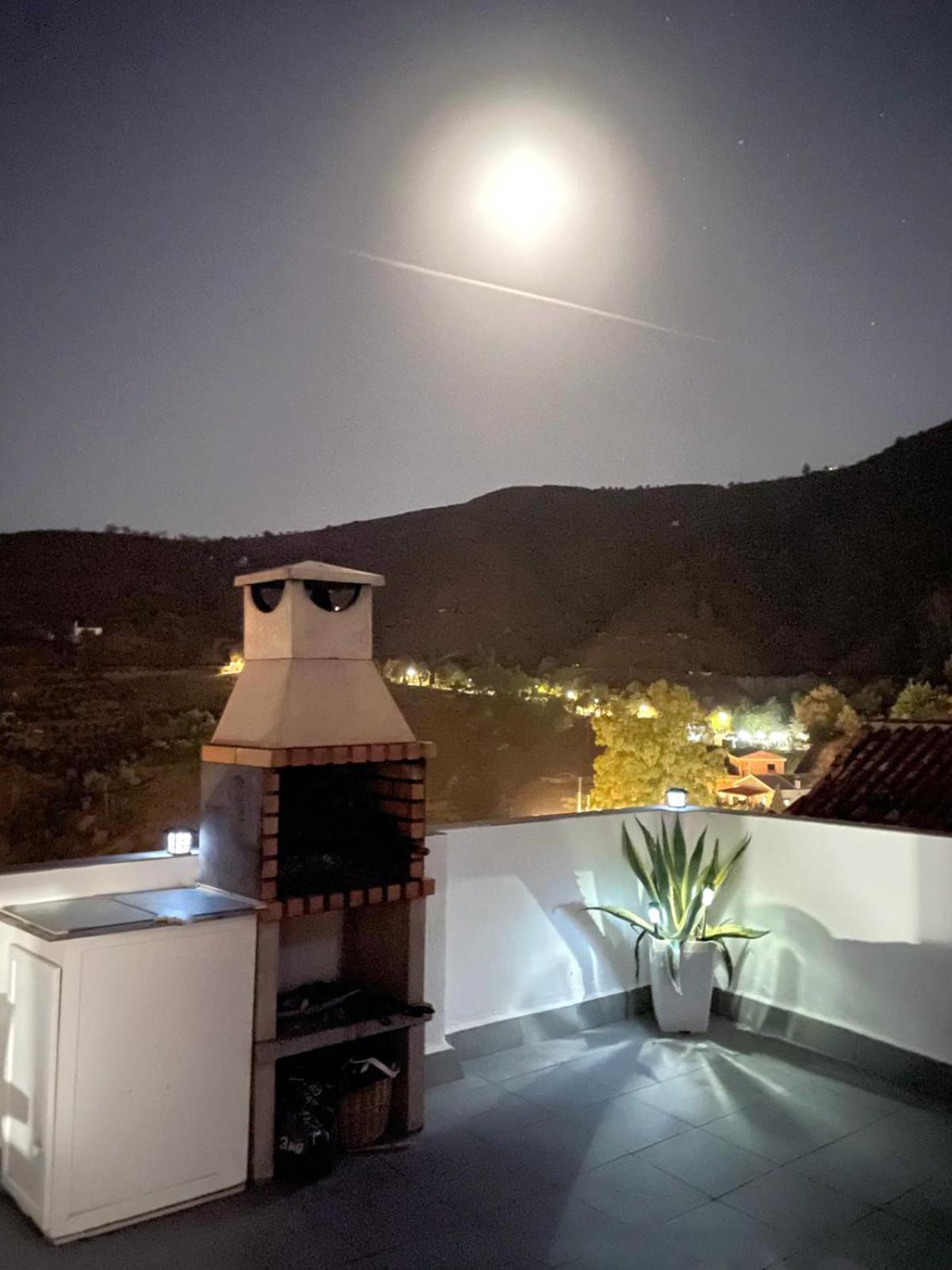 Вилла Alquiler Rural Cutar, Casa Robles Экстерьер фото